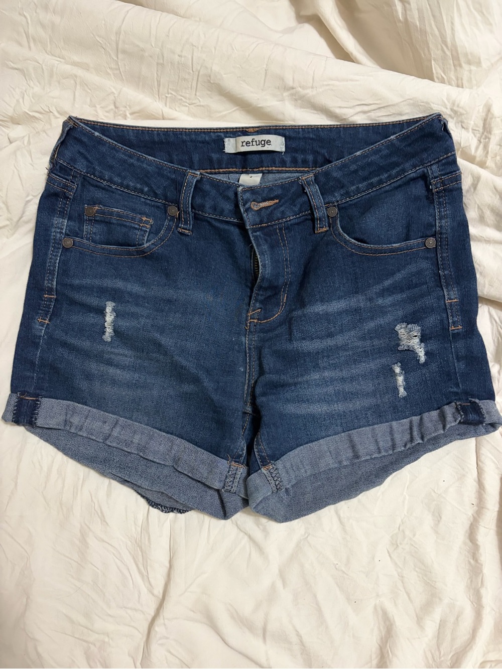 refuge Women's Medium Blue Distressed Cuffed Denim Shorts
